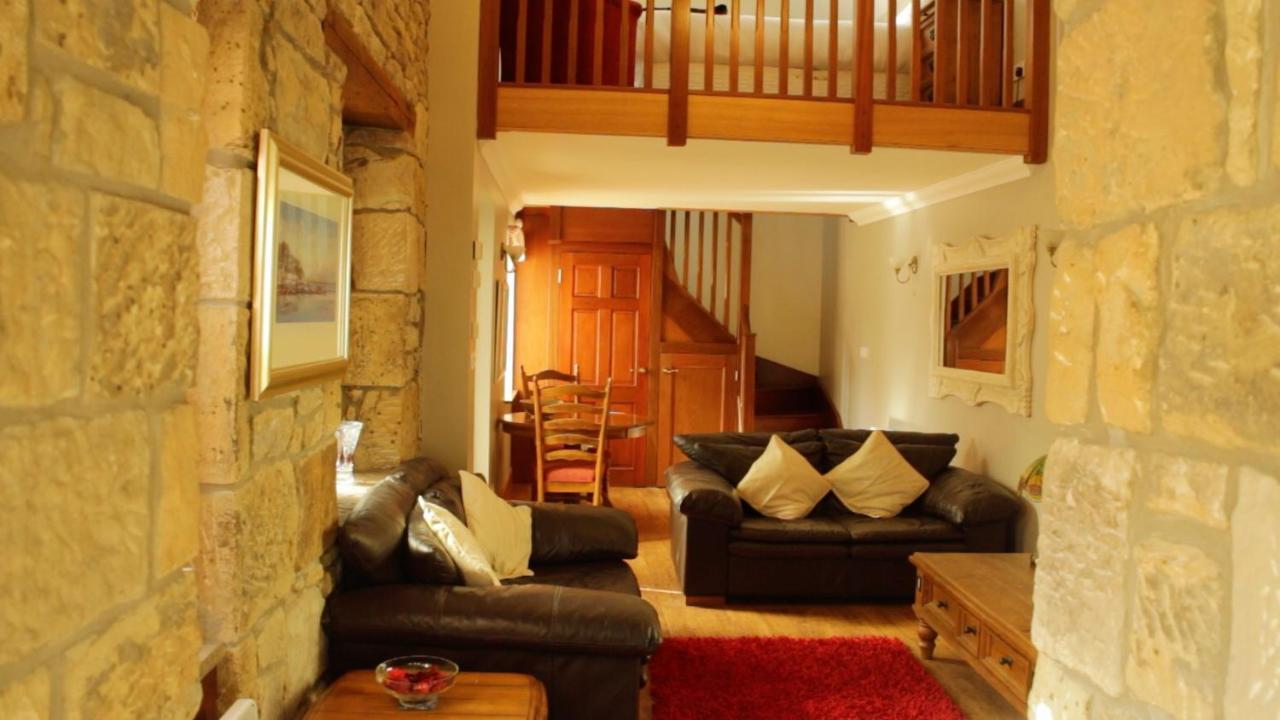 Smiddy Lodge Balloch Exterior photo